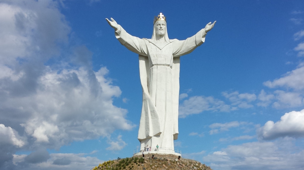 bishop demands removal of 01wiebodzin christ statue antennae