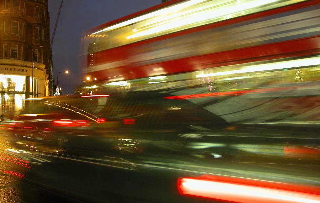 london-bus-at-night-1545220