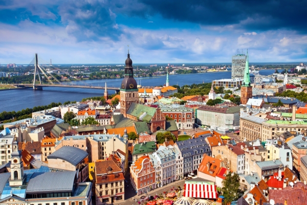 OECD praises Latvia for growth, calls for more focus on reducing inequality