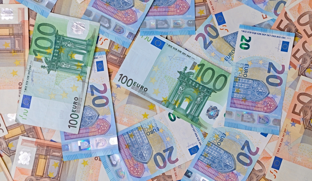 euro banknotes