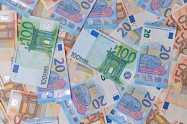 euro banknotes