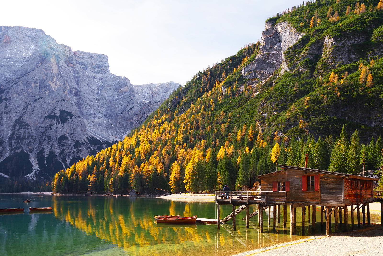 Amazing view of Braies Lake - Lago di Braies - with autumn fores - Emerging Europe