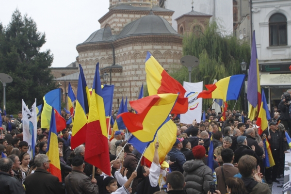 Moldovans Rally for Reunification With Romania