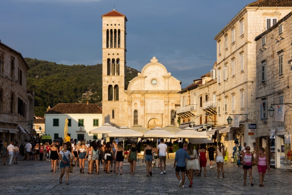 Croatia looks to foreign workers to fill gaps in tourism, construction