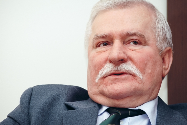 Lech Wałęsa calls Polish ruling party unfit for government