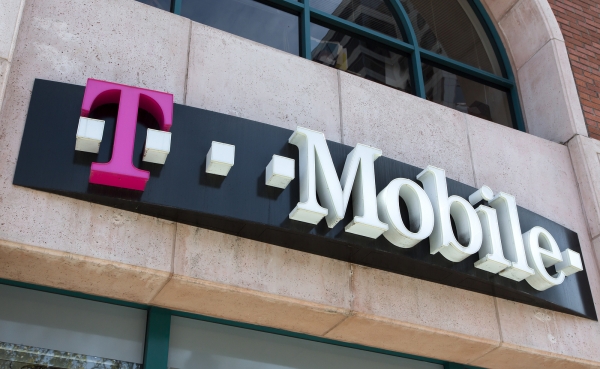 Mojio teams up with T-Mobile for Polish smart car deal