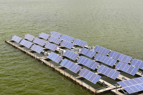 Lithuania to experiment with floating solar power plant