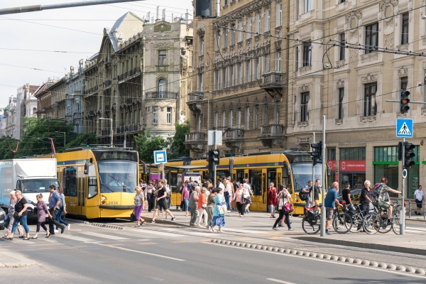 Hungary urged to adopt new housing policies