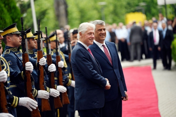 Kosovo honours Bill Clinton