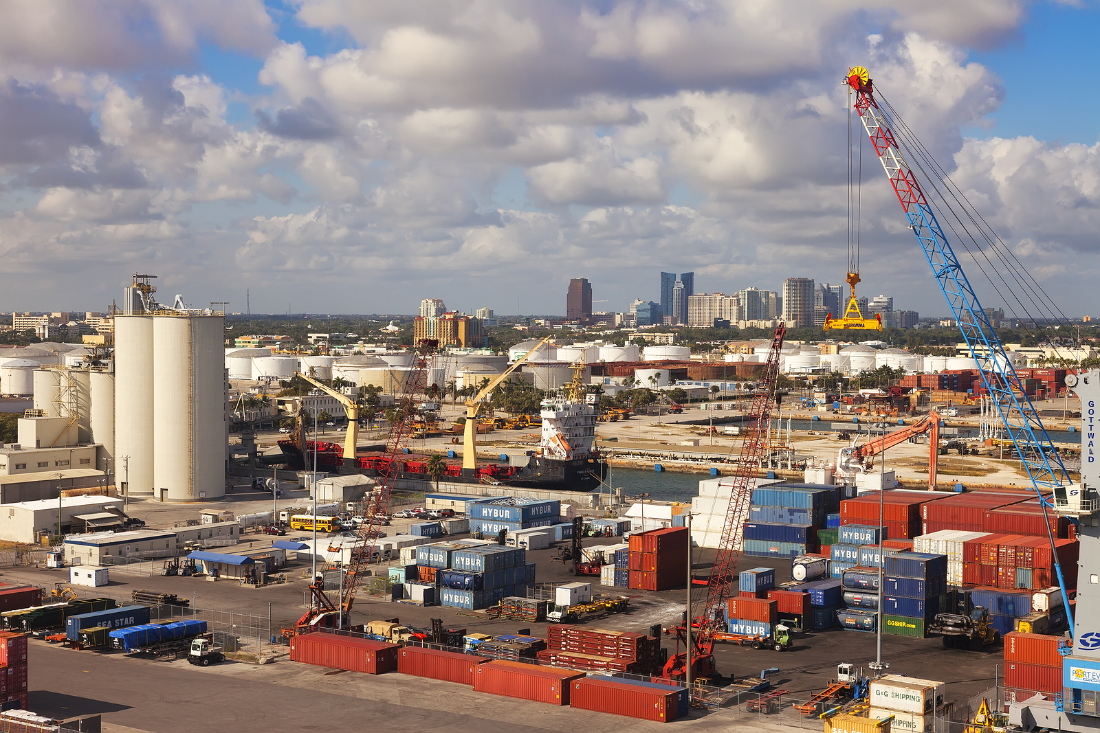 bigstock-Port-Everglades-In-Ft-Laudera-101096783