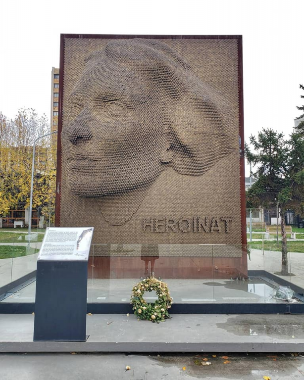 Heroinat Memorial Prishtina Kosovo