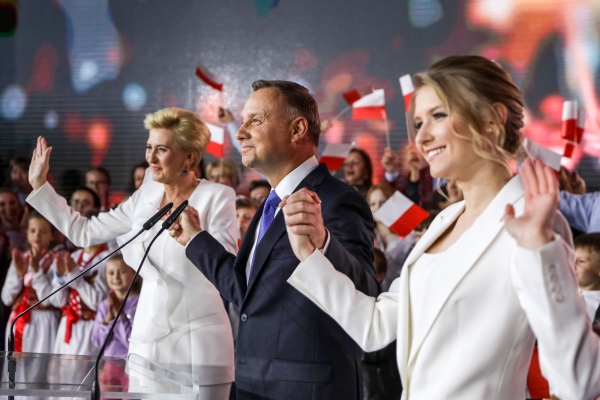 After Poland’s election: Behind the smiles, a country divided