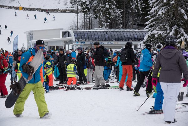 Crowds as Bansko, a Bulgarian ski resort