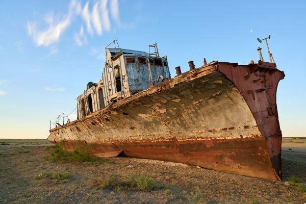 abandoned ship aral sea