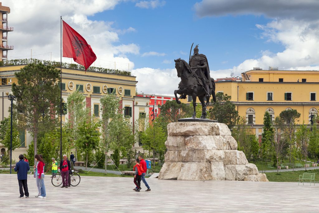 Tirana ta Egbo ta sha kashi a gasar cin kofin Albaniya - Cikakkun Wasanni