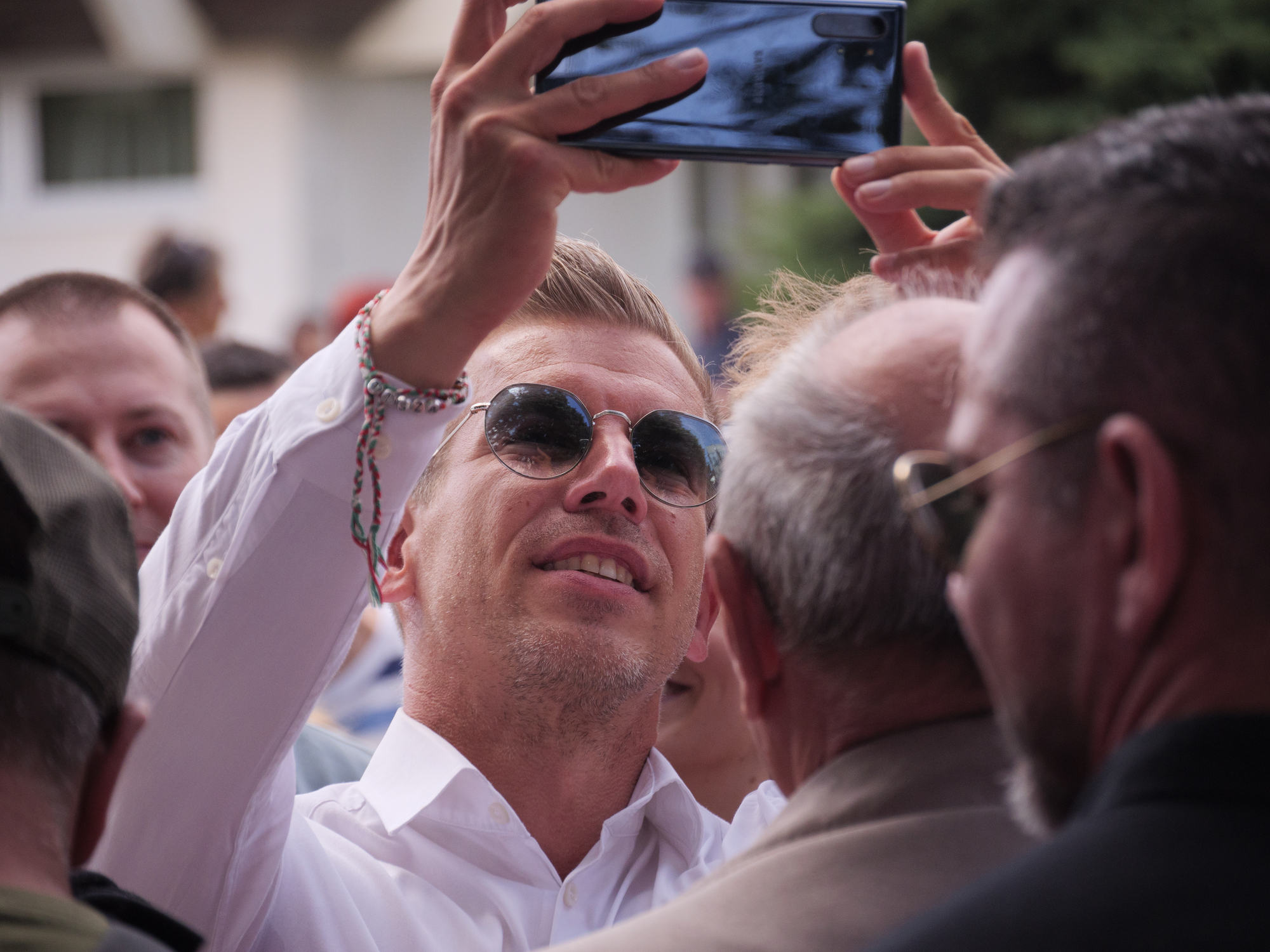 dreamstime_m_325732188