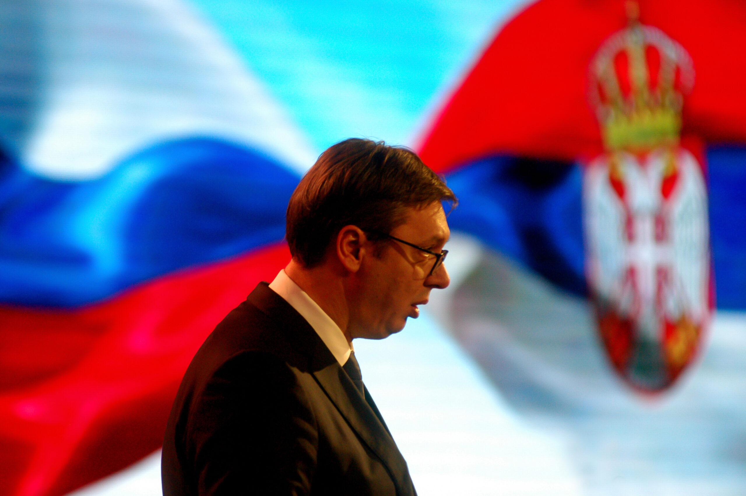 Nemendur steyptu Vučić frá völdum í Serbíu